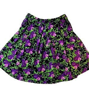 NWT Skirt with pockets!!